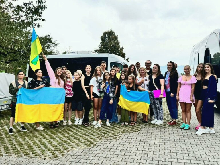 8040 image for slide