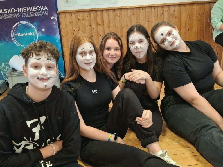 8228 image for slide